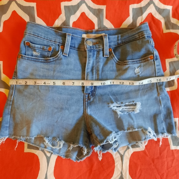 Levi's high rise distressed shorts 28 - Picture 8 of 10